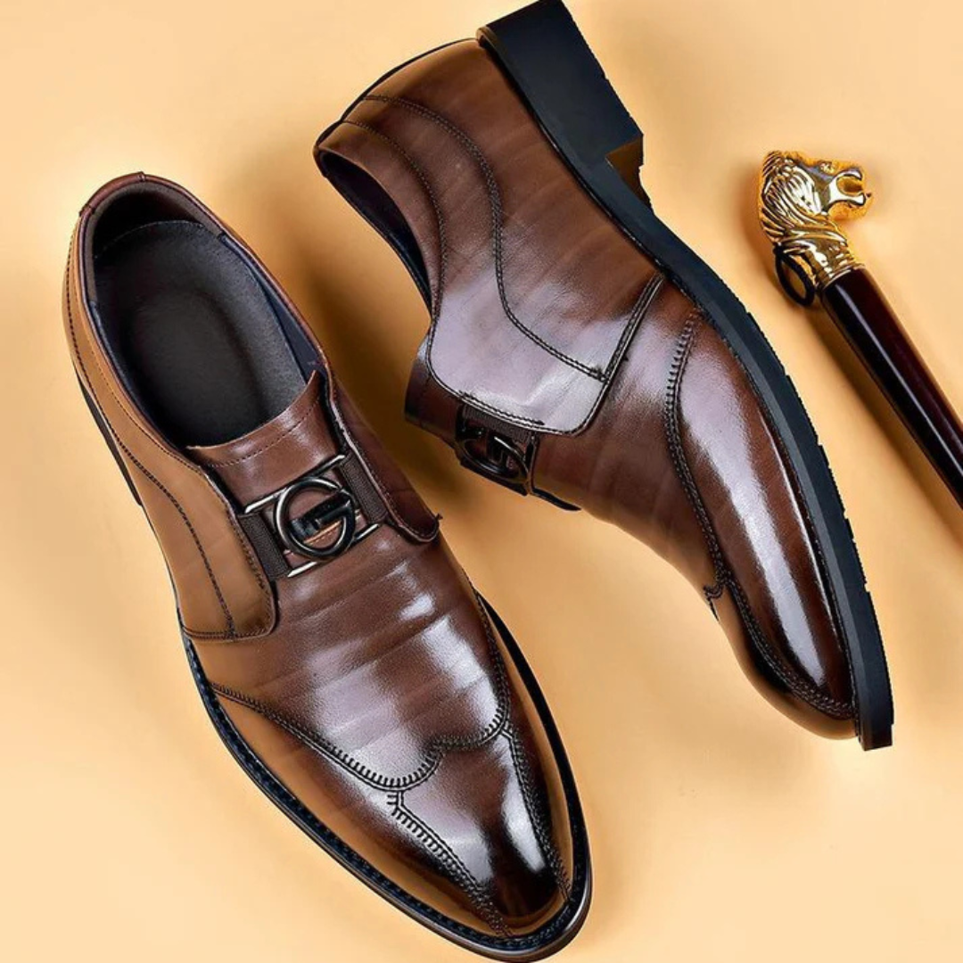 Sapatos sociais de couro