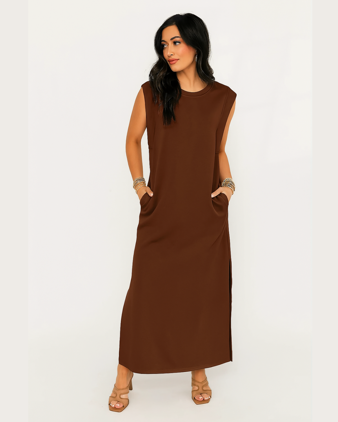 Vestido largo e ajustado com bolsos laterais 
