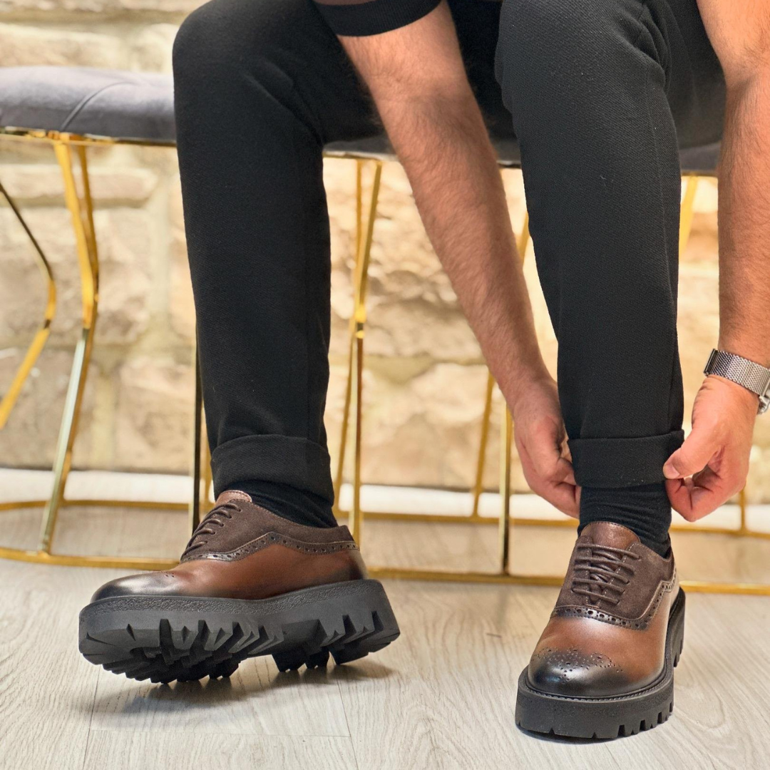 Sapatos Casuais Clássicos em Pele Genuína e Camurça para Homem© 