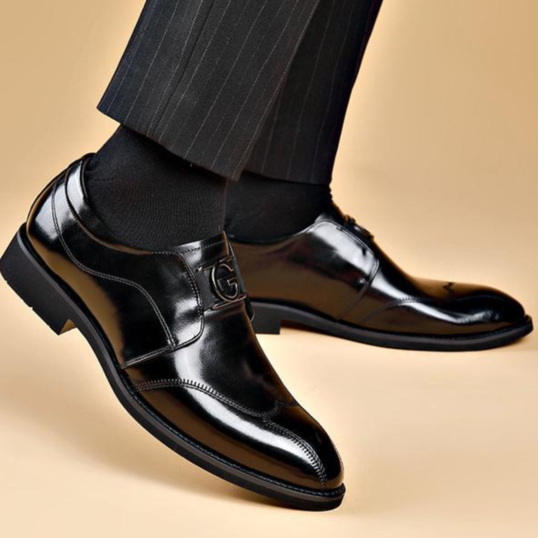 Sapatos sociais de couro