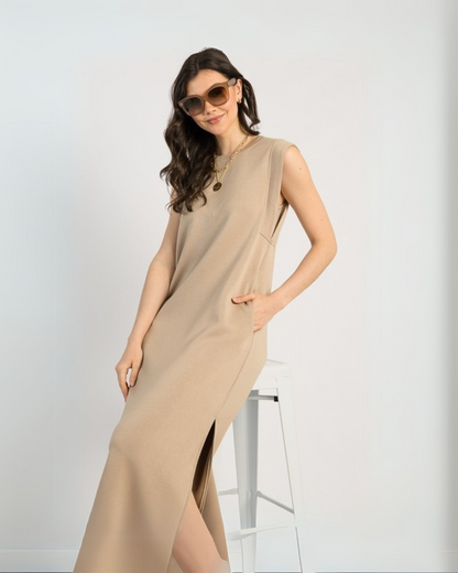 Vestido largo e ajustado com bolsos laterais 