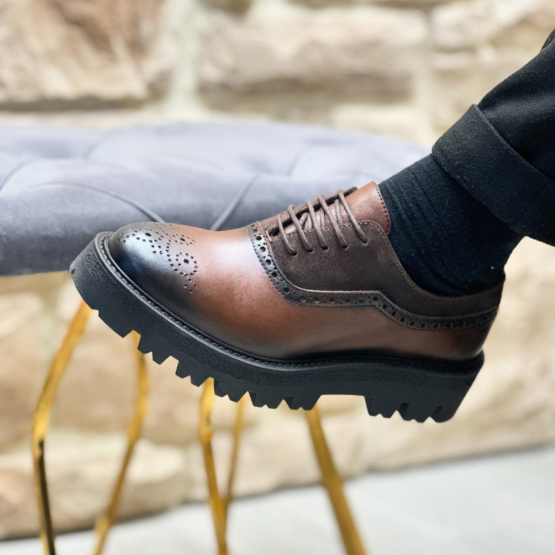 Sapatos Casuais Clássicos em Pele Genuína e Camurça para Homem© 