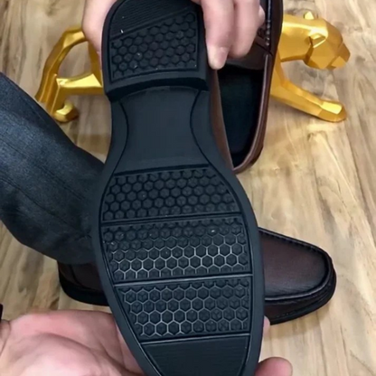 Sapatos em Pele Natural com Acabamento de Alta Qualidade
