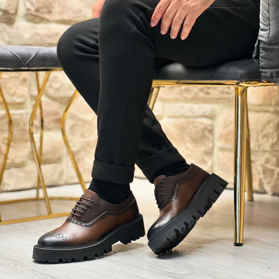 Sapatos Casuais Clássicos em Pele Genuína e Camurça para Homem© 