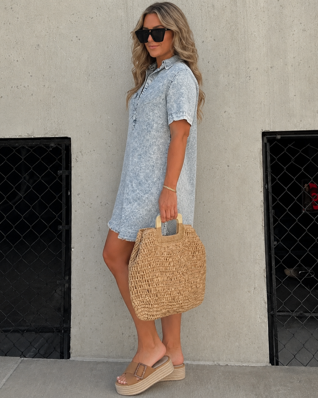 Vestido camiseiro lavado para mulher 