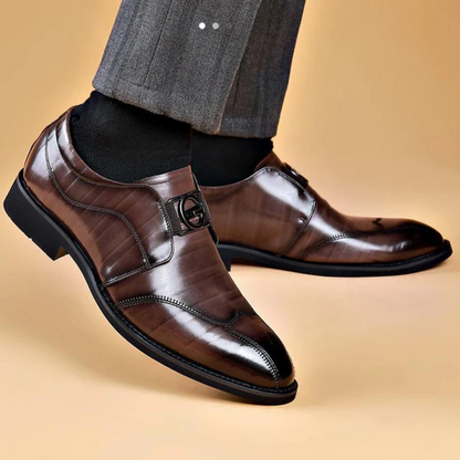 Sapatos sociais de couro