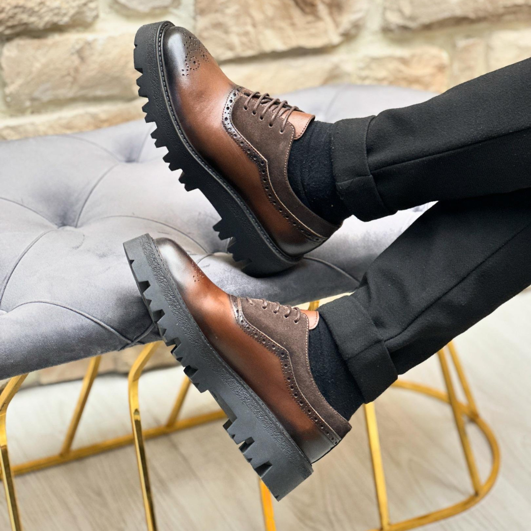Sapatos Casuais Clássicos em Pele Genuína e Camurça para Homem© 