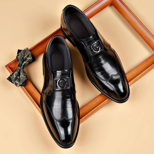 Sapatos sociais de couro